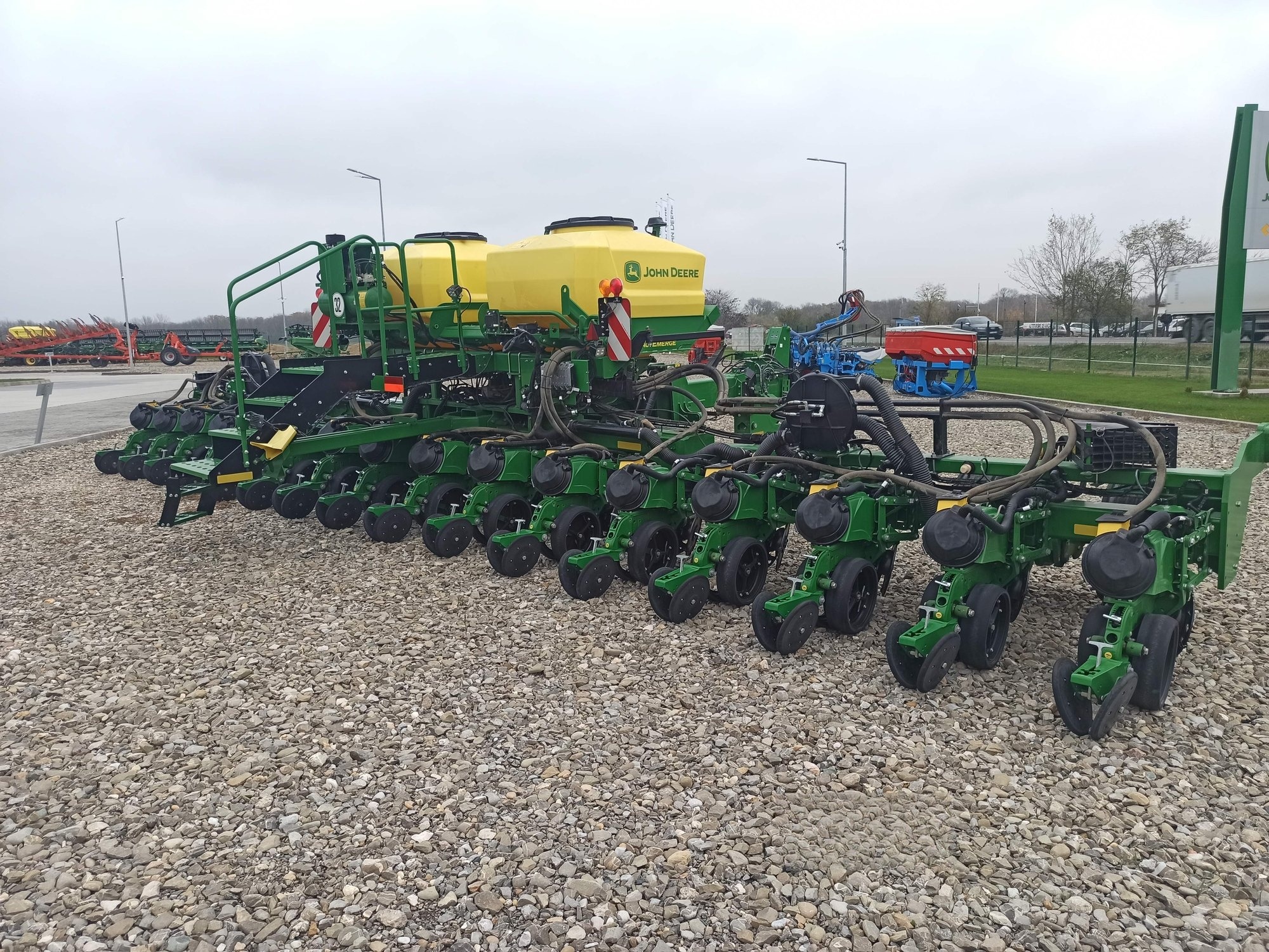 Semănătoare prășitoare John Deere DB37 ExactEmerge — 3